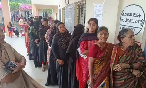 Karnataka: 3 विधानसभा क्षेत्रों में उपचुनाव में करीब 77% मतदान हुआ Karnataka: 3 विधानसभा क्षेत्रों में उपचुनाव में करीब 77% मतदान हुआ