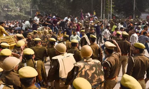 UP: आयोग ने 2 परीक्षाएं स्थगित कीं, पुराने पैटर्न पर पीसीएस प्रारंभिक परीक्षा आयोजित करेगा