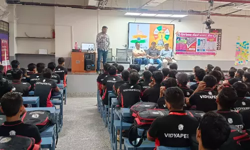 Sikar: मतदाता सूची में नाम जुड़वाने की दी जानकारी Sikar: मतदाता सूची में नाम जुड़वाने की दी जानकारी
