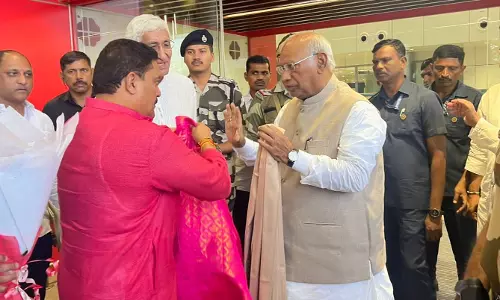 टीएस सिंहदेव ने पुणे में मल्लिकार्जुन खड़गे का किया स्वागत