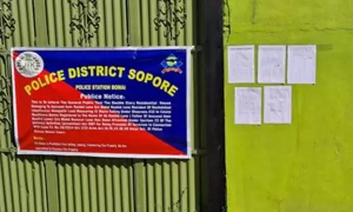 J-K Police ने सोपोर इलाके में आतंकी सहयोगी की संपत्ति कुर्क की