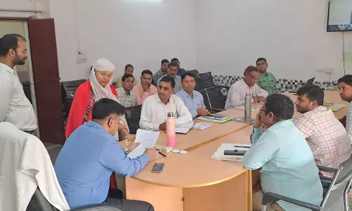 Dholpur: अटल जन सेवा शिविर में जिला कलेक्टर ने अधिकारियों को दिए निर्देश
