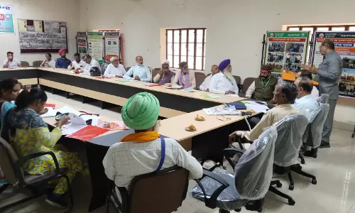 Ganganagar: किसान गोष्ठी में मृदा स्वास्थ्य कार्ड की जानकारी दी Ganganagar: किसान गोष्ठी में मृदा स्वास्थ्य कार्ड की जानकारी दी