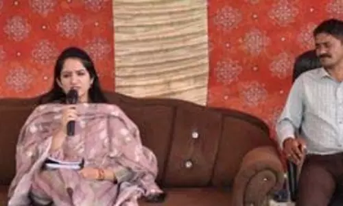 DC उधमपुर ने पखलाई में विकास परियोजनाओं का निरीक्षण किया DC उधमपुर ने पखलाई में विकास परियोजनाओं का निरीक्षण किया