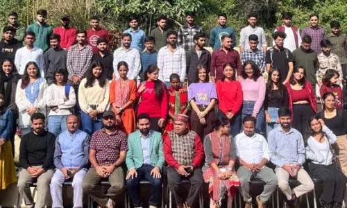 वरुण सुथरा ने IIMC के छात्रों को मीडिया के विकास पर अपनी अंतर्दृष्टि से प्रेरित किया वरुण सुथरा ने IIMC के छात्रों को मीडिया के विकास पर अपनी अंतर्दृष्टि से प्रेरित किया