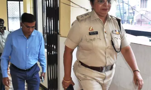DGP ने दक्षिण पुलिस मुख्यालय में नौकरी के बदले पैसे के मामलों की समीक्षा की DGP ने दक्षिण पुलिस मुख्यालय में नौकरी के बदले पैसे के मामलों की समीक्षा की