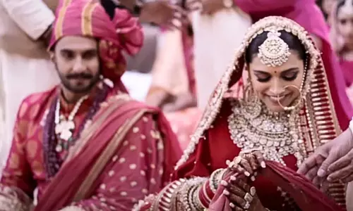 Ranveer Singh ने सालगिरह पर दीपिका पादुकोण की अनदेखी, अनफ़िल्टर्ड तस्वीरें शेयर कीं