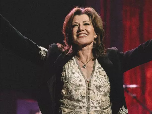 Amy Grant ने गंभीर स्वास्थ्य समस्याओं का सामना करने को याद की