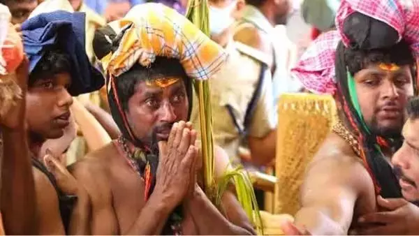 Sabarimala की पैदल यात्रा आज शाम को खुल रही..अयप्पा भक्तों की उमड़ी भीड़