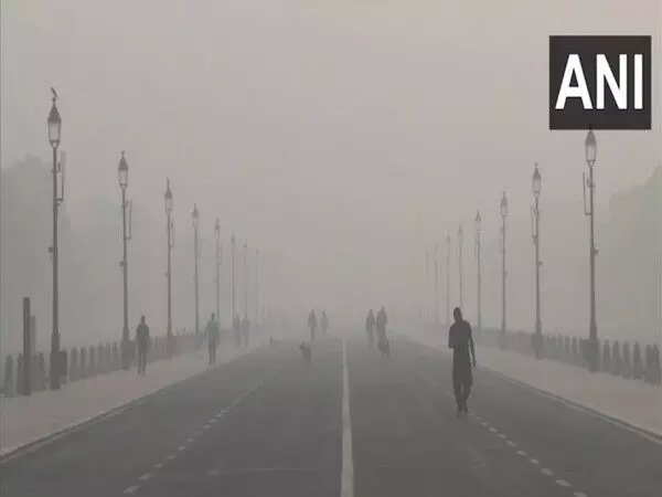 Delhi में वायु गुणवत्ता गंभीर बनी हुई है, क्योंकि AQI गंभीर श्रेणी में