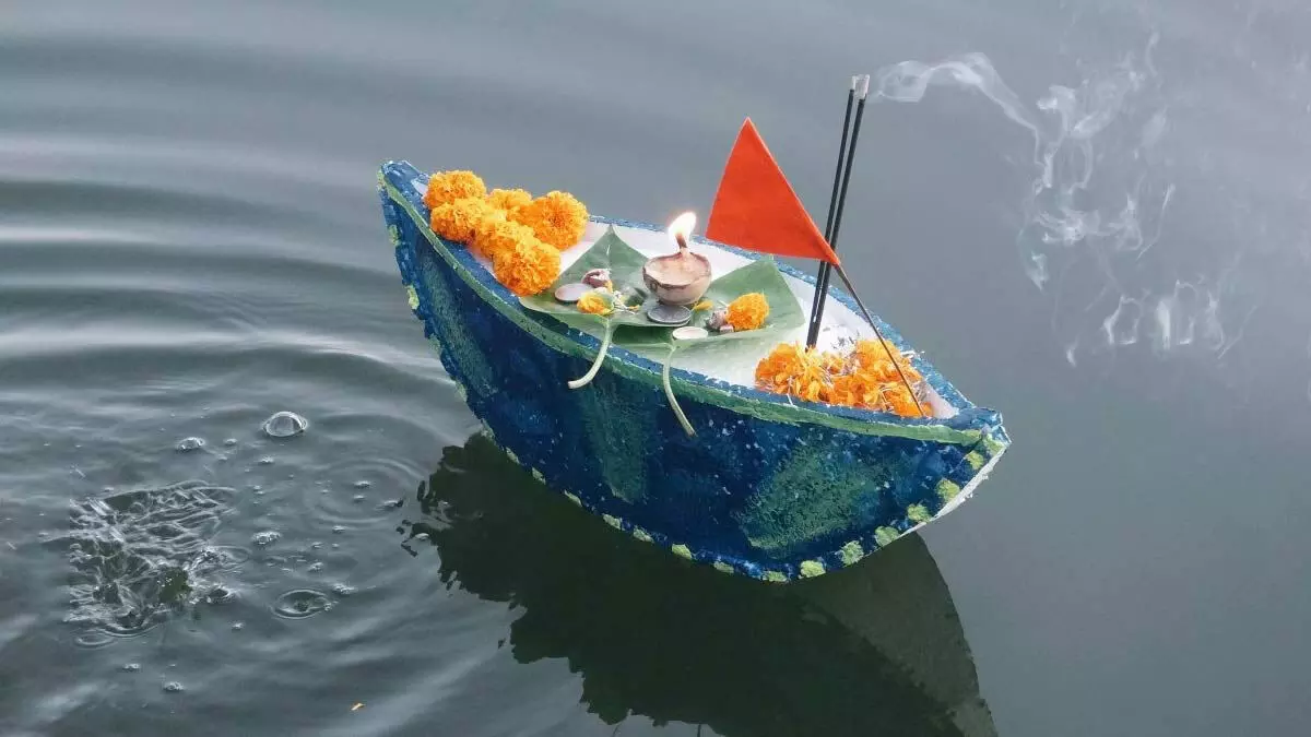 Kartik Purnima पर किन वस्तुओं का दान करना चाहिए