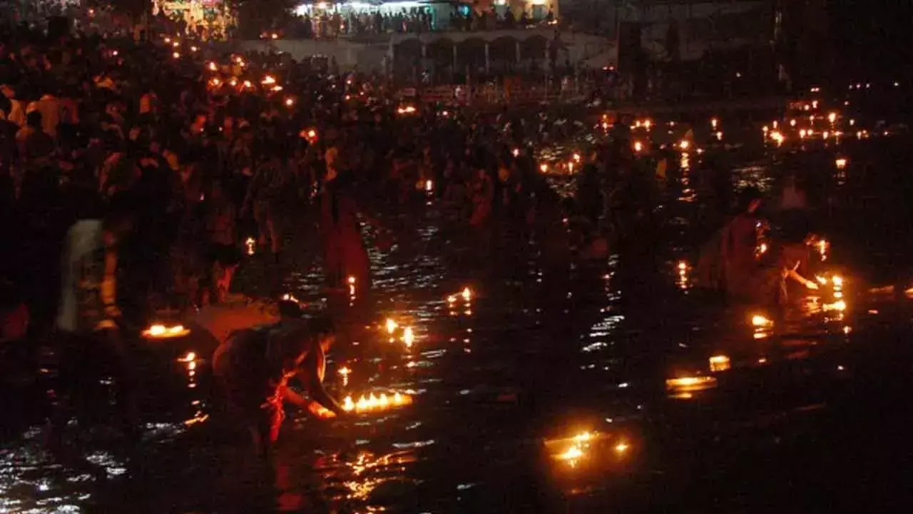 Telugu राज्यों में कार्तिक पूर्णिमा उत्सव की धूम, शिव मंदिरों में उमड़े श्रद्धालु