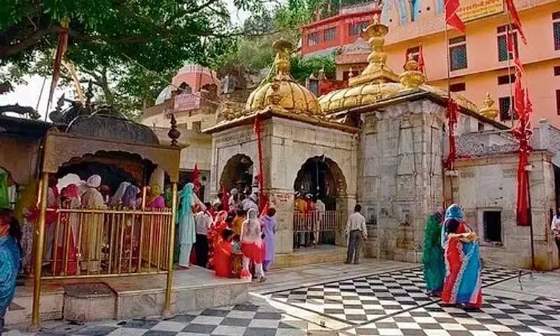 Chintapurni मंदिर में त्वरित दर्शन के लिए अब 300 रुपये देने होंगे