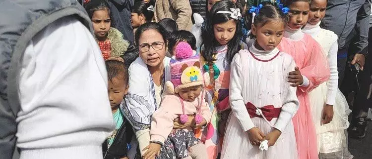 Sikkim : ममता ने चौरास्ता में दार्जिलिंग के बच्चों के साथ बाल दिवस मनाया