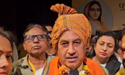 अहिल्याबाई होलकर की 300वीं जयंती पर भव्य कार्यक्रम, कई हस्तियों ने की शिरकत अहिल्याबाई होलकर की 300वीं जयंती पर भव्य कार्यक्रम, कई हस्तियों ने की शिरकत