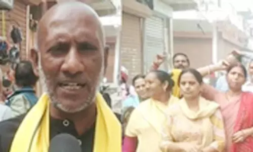 आप विधायक ने विकासपुरी की जनता के लिए कहे अपशब्द, लोगों ने खोला मोर्चा आप विधायक ने विकासपुरी की जनता के लिए कहे अपशब्द, लोगों ने खोला मोर्चा
