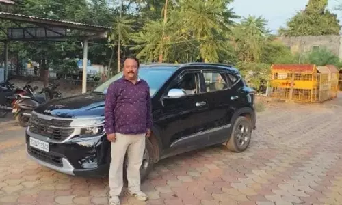 पूर्व सरपंच का 3 लाख कैश पार, कलेक्ट्रेट परिसर के सामने हुई वारदात पूर्व सरपंच का 3 लाख कैश पार, कलेक्ट्रेट परिसर के सामने हुई वारदात