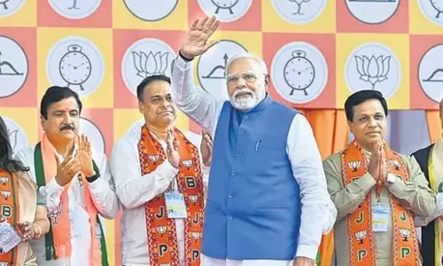 ठाकरे का ‘रिमोट कंट्रोल’ कांग्रेस के हाथ में है: Modi