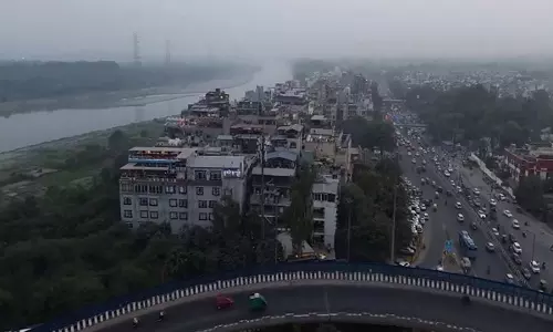 Truck चालकों ने शुक्रवार से GRAP-III लागू होने के कारण आजीविका को लेकर चिंता जताई