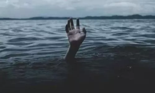Odisha: तीन भाई-बहनों को बचाने की कोशिश में 12 वर्षीय बच्चा डूब गया Odisha: तीन भाई-बहनों को बचाने की कोशिश में 12 वर्षीय बच्चा डूब गया
