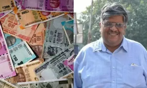 रुपये का अवमूल्यन भारत के लिए अच्छा या बुरा? Anand Srinivasan का जवाब