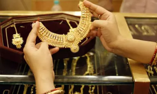 रोज 4 लाख से अधिक स्वर्ण आभूषणों की हो रही हॉलमार्किंग, 40 करोड़ के पार पहुंचा आंकड़ाः केंद्र रोज 4 लाख से अधिक स्वर्ण आभूषणों की हो रही हॉलमार्किंग, 40 करोड़ के पार पहुंचा आंकड़ाः केंद्र