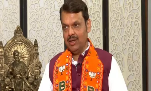 Fadnavis ने महाराष्ट्र चुनाव को धर्मयुद्ध करार दिया