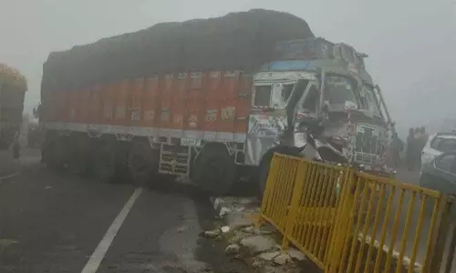Haryana : पलवल में खराब दृश्यता के कारण 5 वाहन आपस में टकराए, 10 घायल