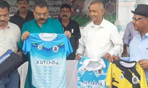 Siliguri नगर निगम ने कंचनजंगा स्टेडियम में फुटबॉल अकादमी शुरू की