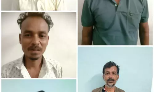 धमतरी जिले में 5 और जुआरी गिरफ्तार धमतरी जिले में 5 और जुआरी गिरफ्तार
