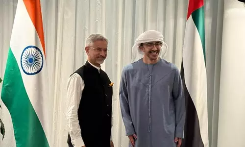 Jaishankar ने यूएई के विदेश मंत्री से मुलाकात की Jaishankar ने यूएई के विदेश मंत्री से मुलाकात की