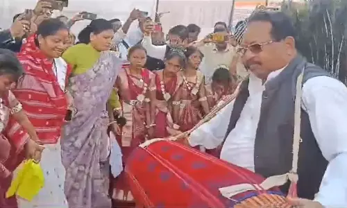मांदर की थाप में थिरके मंत्री लक्ष्मी राजवाड़े, विधायक और कलेक्टर