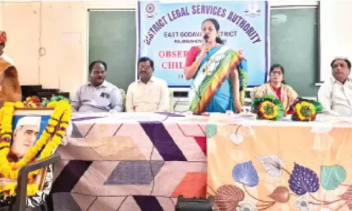 Rajamahendravaram: छात्रों को स्पष्ट लक्ष्य निर्धारित करने की सलाह दी