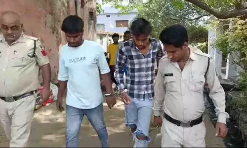 कटरबाजों का जुलुस, दोस्त को PUBG खेलते समय किया था लहूलुहान