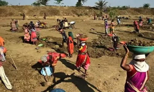 मनरेगा घोटाले की शिकायत यहां करे मनरेगा घोटाले की शिकायत यहां करे