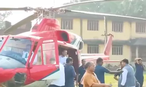 फंसा राहुल गांधी का हेलिकॉप्टर, भड़के कांग्रेस कार्यकर्ता