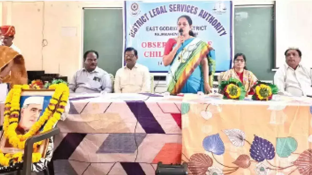 राजमहेंद्रवरम: Students को स्पष्ट लक्ष्य निर्धारित करने की सलाह दी गई राजमहेंद्रवरम: Students को स्पष्ट लक्ष्य निर्धारित करने की सलाह दी गई