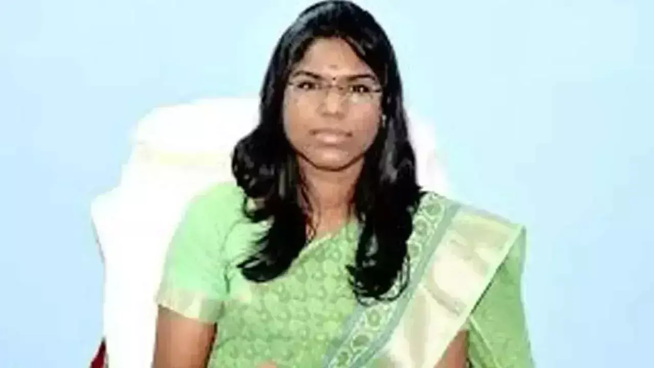 Andhra Pradesh: पुस्तकें पढ़ने की आदत डालने का आह्वान Andhra Pradesh: पुस्तकें पढ़ने की आदत डालने का आह्वान