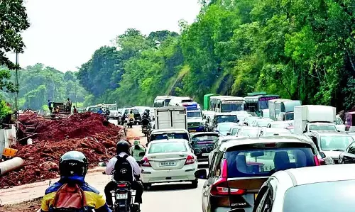 GOA: पोरवोरिम, चोगम रोड पर यातायात पूरी तरह बाधित