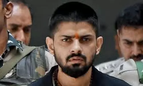 Meerut: दो शूटरों का फर्जी पासपोर्ट बनाने के आरोप में दो सिपाही निलंबित Meerut: दो शूटरों का फर्जी पासपोर्ट बनाने के आरोप में दो सिपाही निलंबित