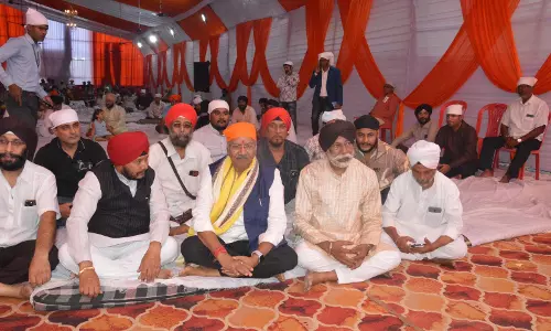 गुरुनानक देव जी के बताए रास्ते पर चलकर ही मानव जाति का कल्याण संभव : MP बृजमोहन