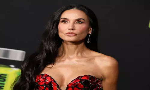 Demi Moore ने 40 की उम्र में सौंदर्य मानकों को चुनौती देने की बात याद की