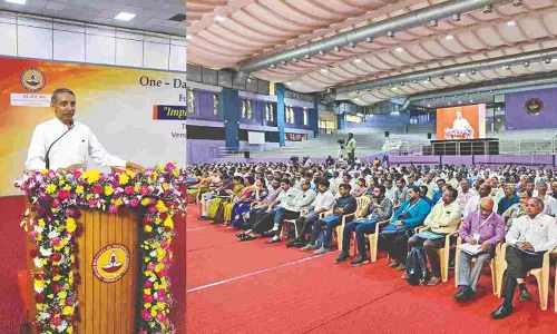 शिक्षण माध्यम के रूप में भारतीय भाषाओं को बढ़ावा दिया जाना चाहिए- UGC chief