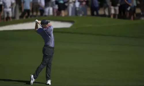 मैकइलरॉय World Tour Championship में बढ़त बनाए हुए