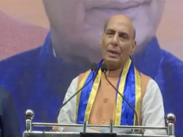 आपको न तो बटना है और न ही दूसरों को बांटना है...: Rajnath Singh