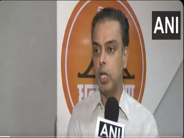 Milind Deora ने आदित्य ठाकरे पर कहा, वह बहस से क्यों भाग रहे हैं?