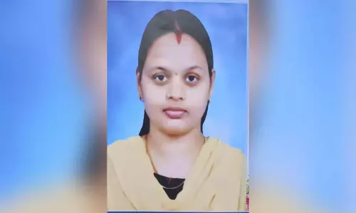 Tamil Nadu: अम्बूर सरकारी अस्पताल में मां और नवजात की मौत के बाद डॉक्टर का तबादला Tamil Nadu: अम्बूर सरकारी अस्पताल में मां और नवजात की मौत के बाद डॉक्टर का तबादला