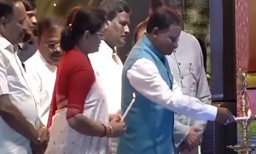 Odisha CM ने कटक में सप्ताह भर चलने वाली बाली यात्रा का उद्घाटन किया Odisha CM ने कटक में सप्ताह भर चलने वाली बाली यात्रा का उद्घाटन किया