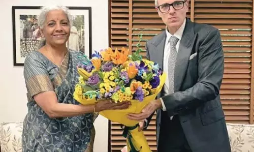 Delhi: उमर अब्दुल्ला ने वित्त मंत्री सीतारमण से मुलाकात की Delhi: उमर अब्दुल्ला ने वित्त मंत्री सीतारमण से मुलाकात की
