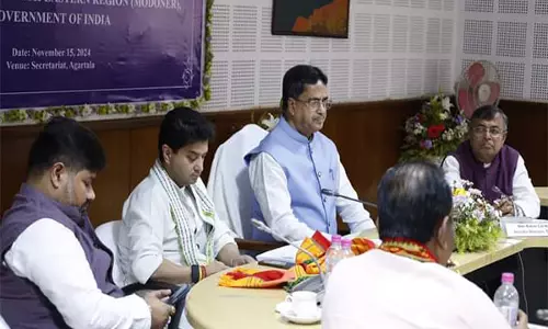 ज्योतिरादित्य सिंधिया ने Tripura में केंद्र सरकार की योजनाओं की समीक्षा की
